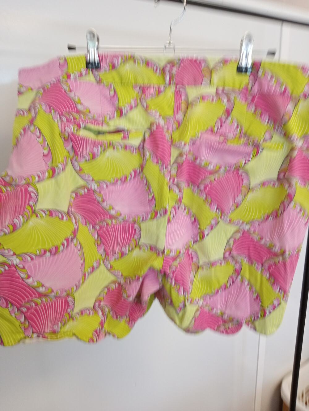 Crown & Ivy Shorts Sz 18W Pink Green White Scalloped Hem Pockets 0368